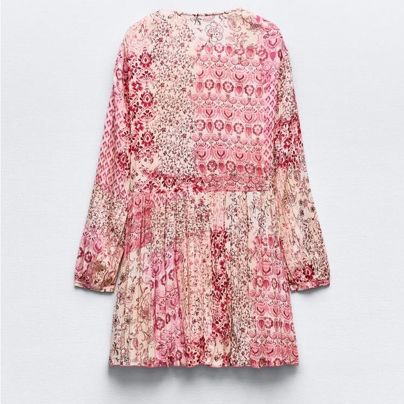 PATCHWORK PRINT MINI DRESS - Picture 4 of 15